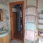 The Strawhouse Under The Mountain Сasa de vacaciones Gorgogiri
