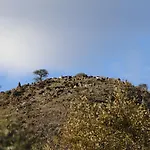 The Strawhouse Under The Mountain * Gorgogiri