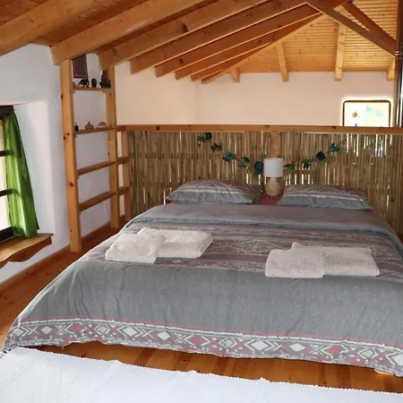 The Strawhouse Under The Mountain 펜션 *