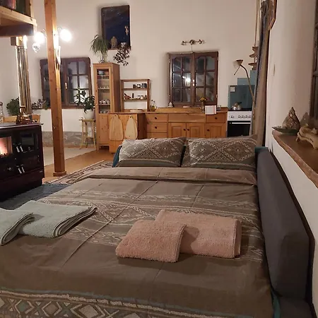 펜션 The Strawhouse Under The Mountain