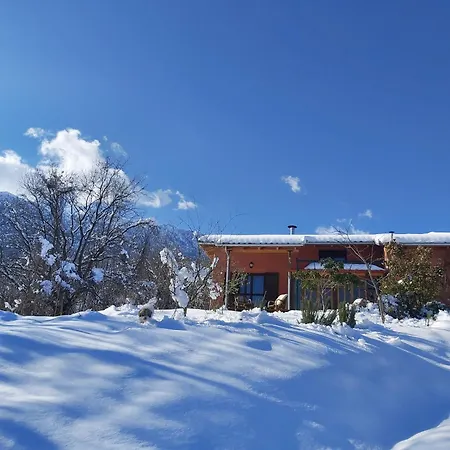 The Strawhouse Under The Mountain 펜션 *