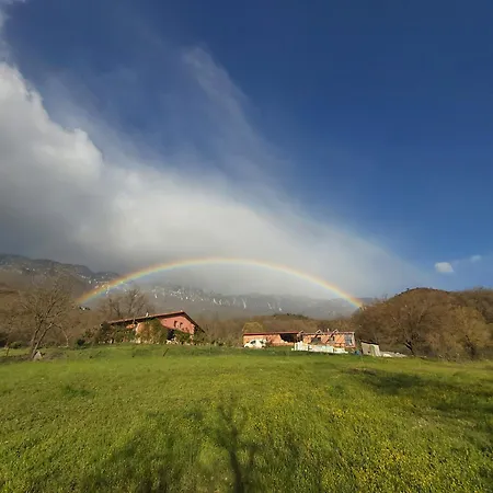 The Strawhouse Under The Mountain *