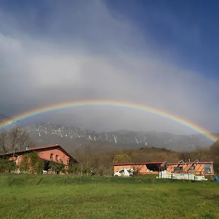 The Strawhouse Under The Mountain